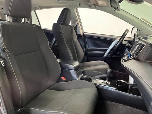 Used 2018 Toyota RAV4 XLE w/ Convenience Package AWD/4WD image 10