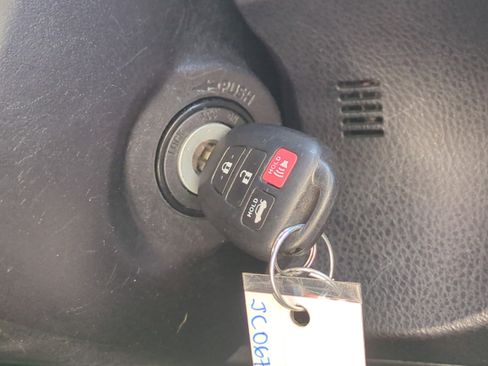 Used 2018 Toyota Corolla SE image 29