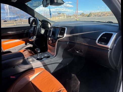 Used 2014 Jeep Grand Cherokee SRT8 w/ Luxury Group II image 9