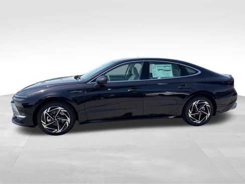 New 2026 Hyundai Sonata SEL FWD image 2