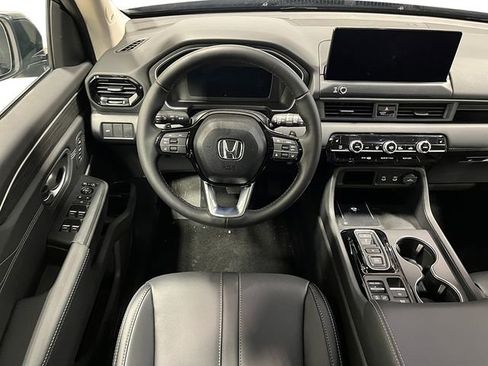 New 2026 Honda Pilot Touring image 13