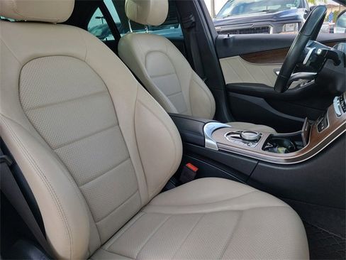 Used 2020 Mercedes-Benz C 300 Sedan image 23