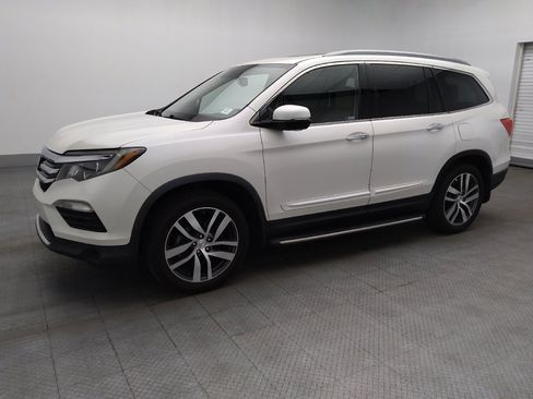 Used 2018 Honda Pilot Touring image 2