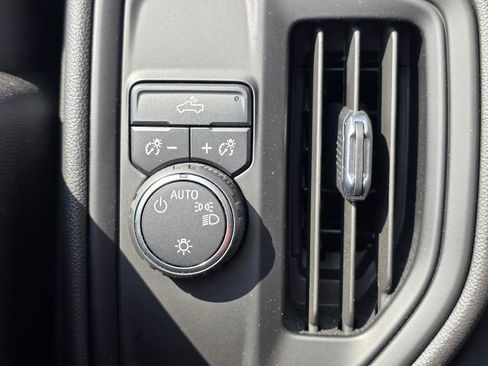 Used 2022 Chevrolet Silverado 1500 Custom image 20