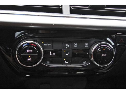 Used 2025 Chevrolet Trax LT w/ Driver Confidence Package image 22