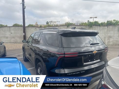 Used 2024 Chevrolet Traverse LT image 8