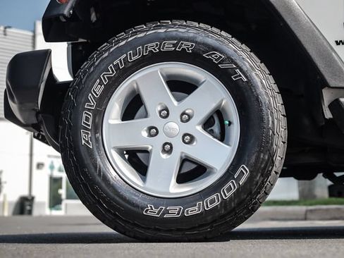 Used 2015 Jeep Wrangler Sport w/ Quick Order Package 24S AWD/4WD image 18