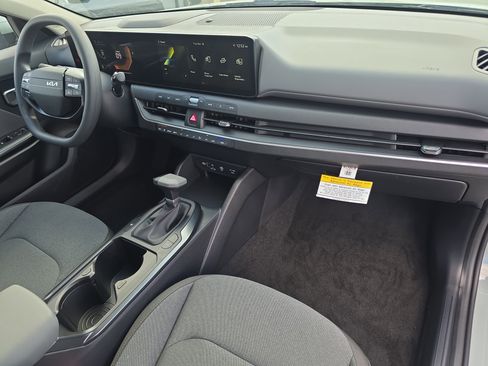 New 2025 Kia K4 LXS image 13