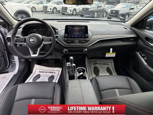 New 2025 Nissan Altima 2.5 SR image 14