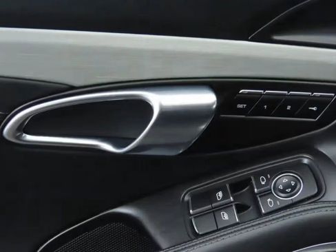 Used 2018 Porsche 718 Cayman GTS RWD image 20