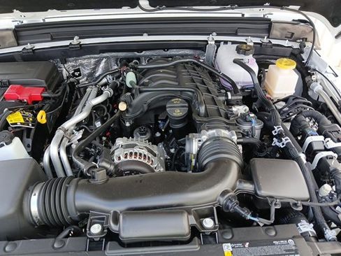 New 2025 Jeep Gladiator Sport image 13