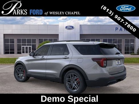 New 2026 Ford Explorer ST-Line w/ ST-Line Street Pack RWD image 4