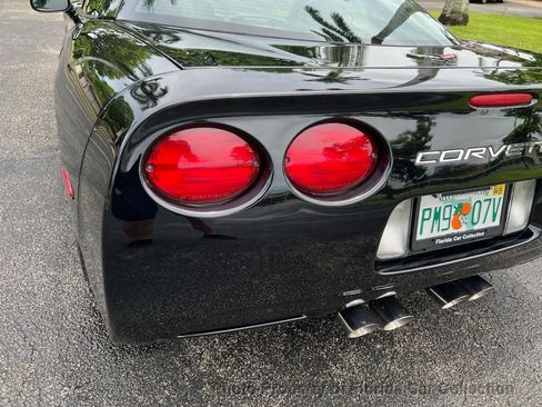 Used 1998 Chevrolet Corvette Coupe w/ Roof Pkg RWD image 27