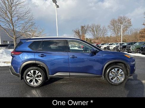 Certified 2021 Nissan Rogue SV w/ Premium Package image 11