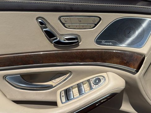 Used 2015 Mercedes-Benz S 550 4MATIC Sedan image 12