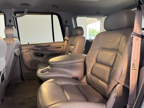 Used 2000 Lincoln Navigator 2WD image 20