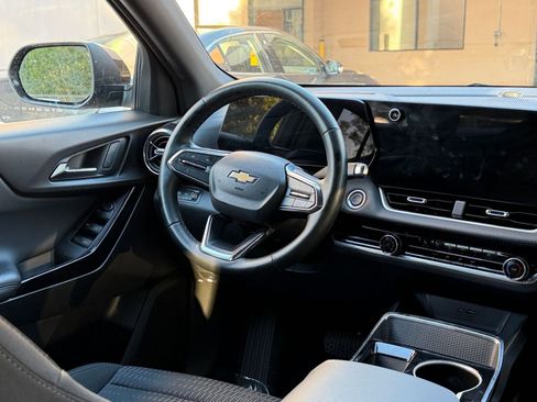 Used 2025 Chevrolet Equinox LT image 28