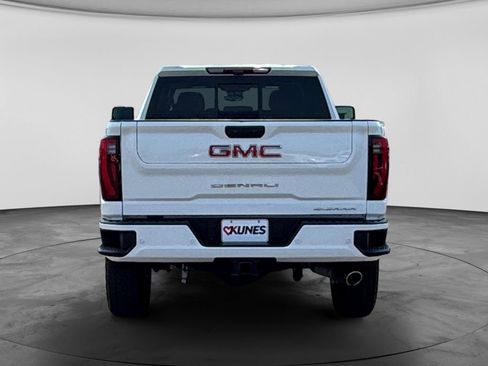 Used 2025 GMC Sierra 2500 Denali w/ Denali Reserve Package AWD/4WD image 9