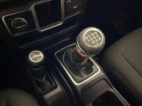 Used 2019 Jeep Wrangler Sport image 16