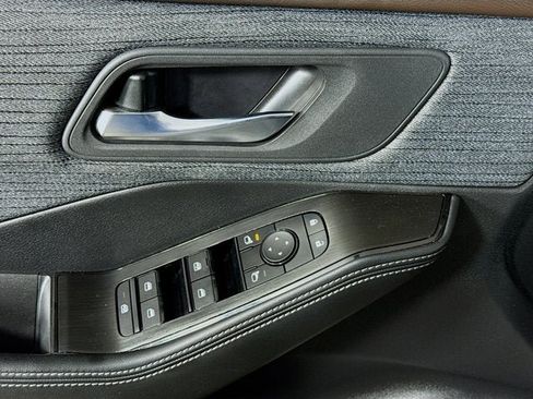 Certified 2023 Nissan Rogue SV AWD/4WD image 15