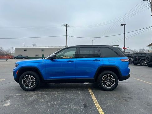 Used 2022 Jeep Grand Cherokee Trailhawk w/ Luxury Tech Group III AWD/4WD image 6