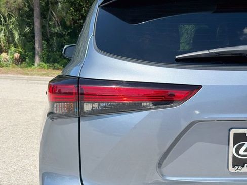 Used 2020 Toyota Highlander Platinum FWD image 10