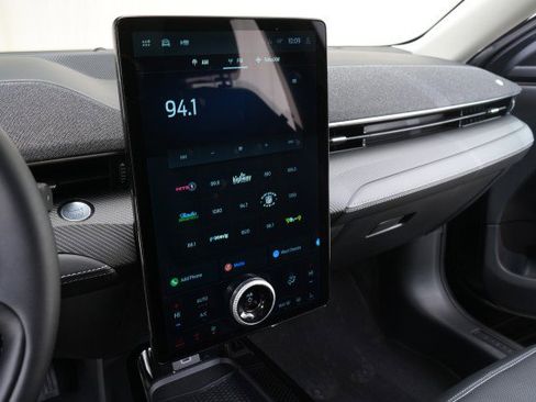 Used 2025 Ford Mustang Mach-E Premium image 37