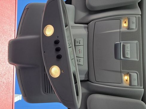 Used 2020 Mercedes-Benz SL 550 image 26