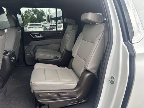Used 2023 GMC Yukon XL SLT w/ SLT Premium Package AWD/4WD image 25