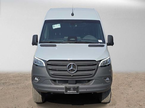 Used 2026 Mercedes-Benz Sprinter 2500 image 8