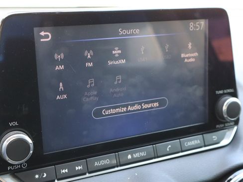 Used 2020 Nissan Sentra SV w/ Electronics Package FWD image 8