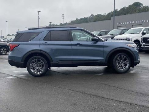 New 2026 Ford Explorer Active w/ Active Comfort Package AWD/4WD image 2