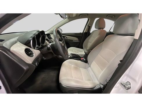 Used 2015 Chevrolet Cruze LT FWD image 12