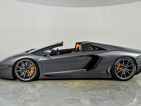Used 2015 Lamborghini Aventador LP 700-4 AWD/4WD image 6