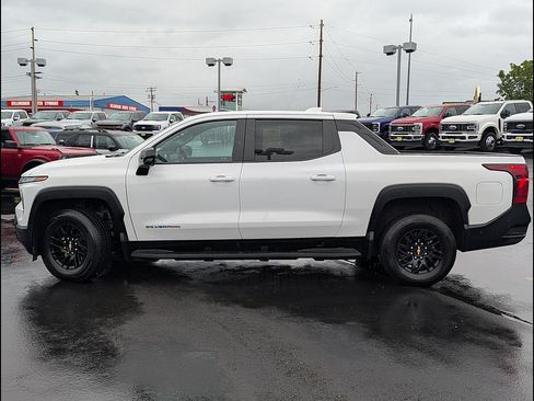 Used 2024 Chevrolet Silverado EV W/T AWD/4WD image 8