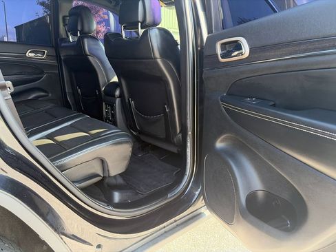 Used 2014 Jeep Grand Cherokee Limited w/ Luxury Group II AWD/4WD image 12
