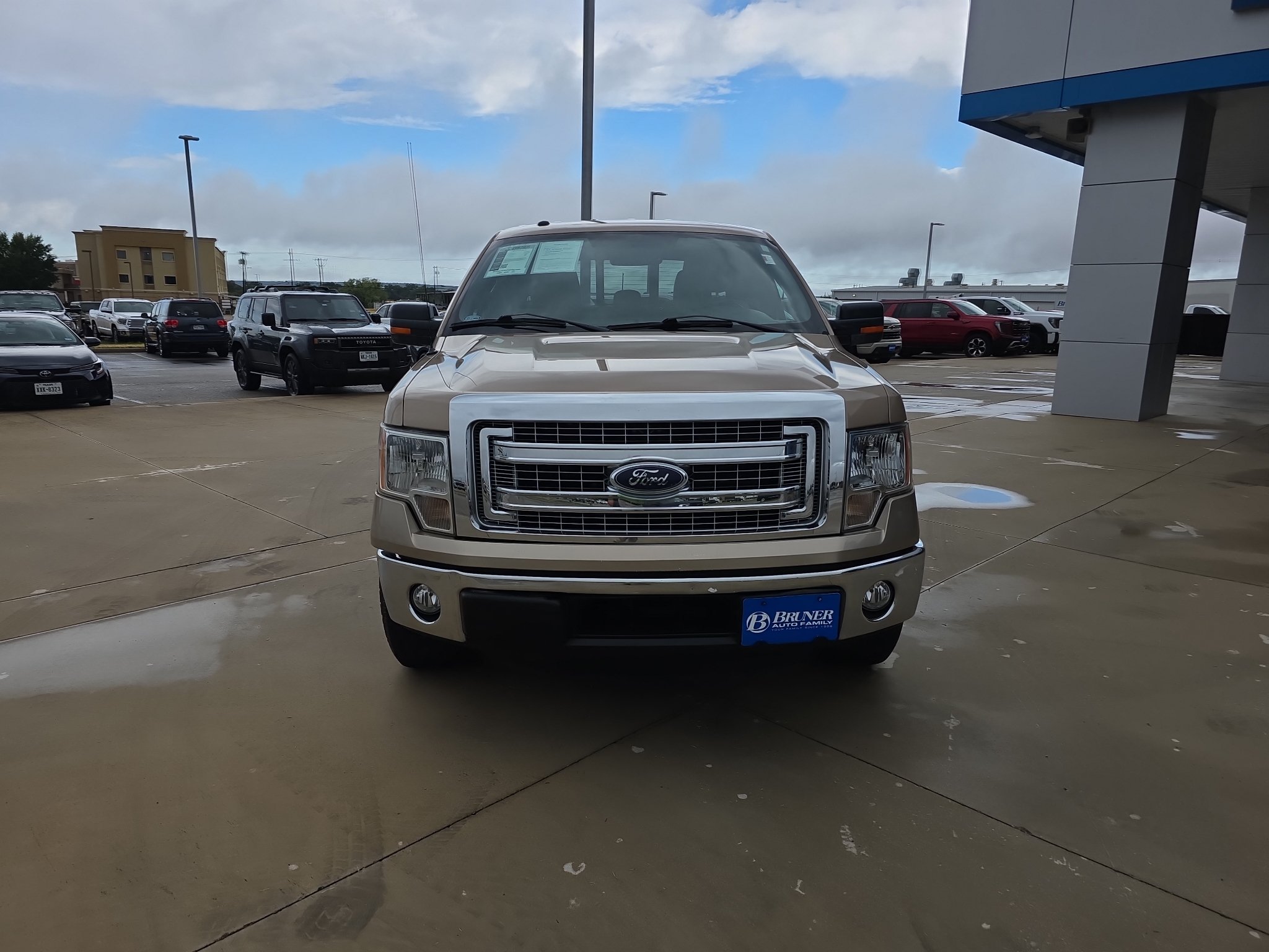 Used 2014 Ford F150 XLT w/ Equipment Group 302A Luxury RWD image 2