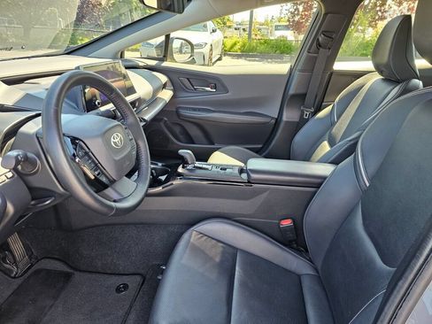 Used 2024 Toyota Prius XLE FWD image 24