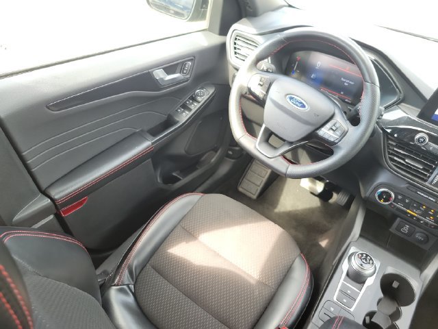 Used 2025 Ford Escape ST-Line Select AWD/4WD image 15