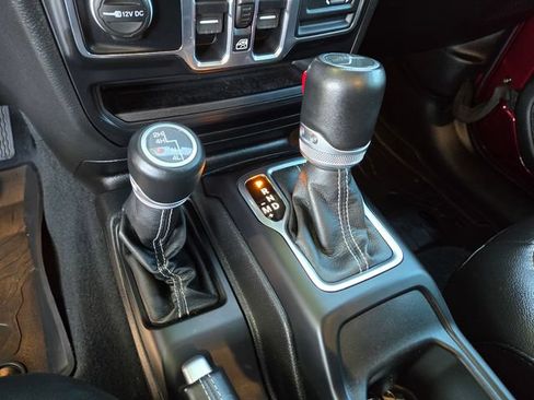Used 2022 Jeep Gladiator Overland w/ Popular Equipment Package AWD/4WD image 20