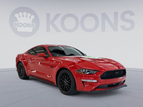 Used 2021 Ford Mustang GT Premium w/ GT Performance Package RWD image 2