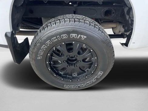 Used 2023 Chevrolet Silverado 1500 Custom Trail Boss AWD/4WD image 11