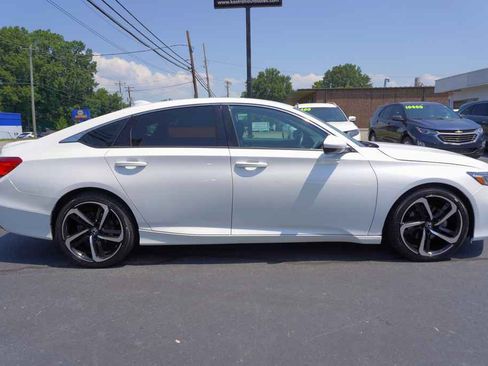 Used 2019 Honda Accord Sport image 5