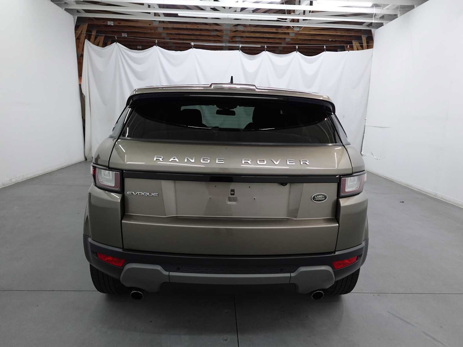 Used 2016 Land Rover Range Rover Evoque SE AWD/4WD image 6