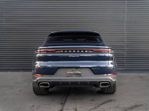 New 2026 Porsche Cayenne Base image 12