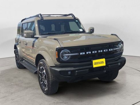 Used 2025 Ford Bronco Outer Banks AWD/4WD image 7