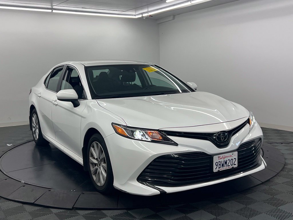 Used 2020 Toyota Camry LE FWD image 3