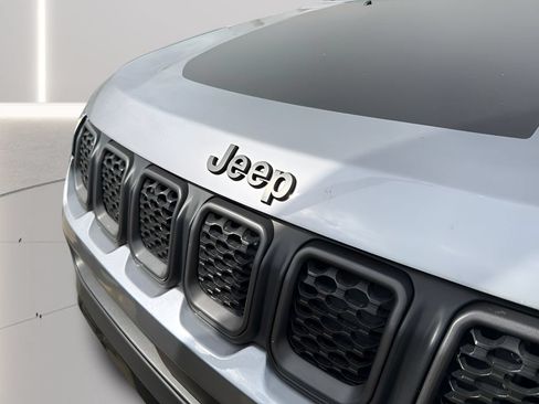 Used 2024 Jeep Compass Trailhawk AWD/4WD image 27
