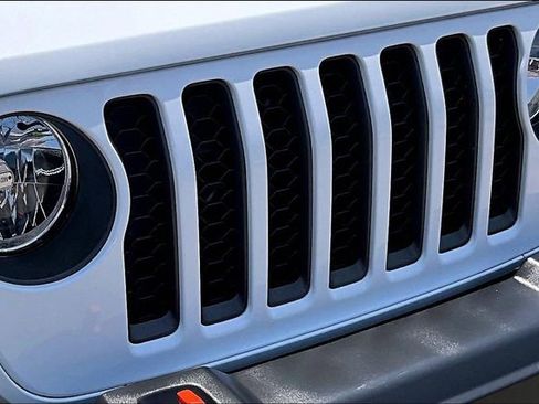 Used 2023 Jeep Gladiator Mojave w/ Cold Weather Group AWD/4WD image 29
