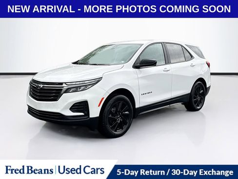 Used 2023 Chevrolet Equinox LS w/ LS Convenience Package AWD/4WD image 3